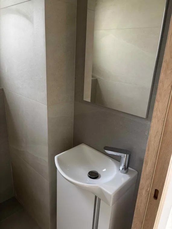 Installation de lave-mains avec robinet automatique à Treillières – DEPANNAGE 2000 💧✨, Treillières, Dépannage 2000
