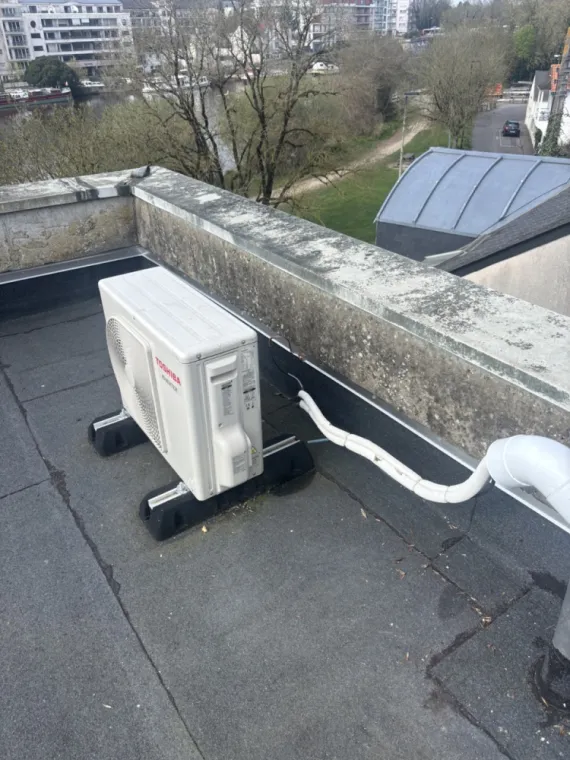 Démantèlement climatisation Nantes – Intervention frigoriste - DEPANNAGE 2000, Treillières, Dépannage 2000